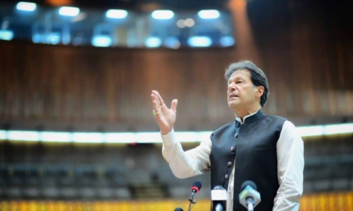 পাকিস্তানের আকাশে ইমরান খান: একটি রাজনৈতিক অভিসন্ধর্ভ (২)