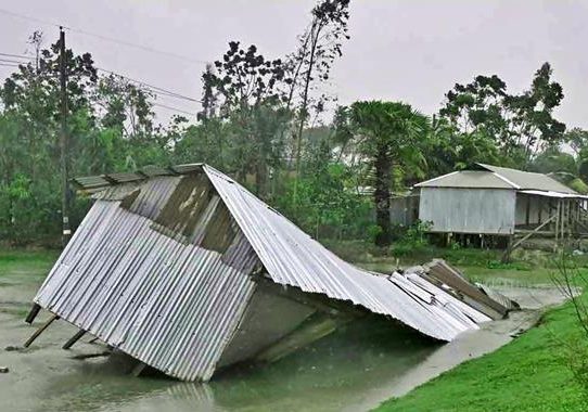 ঘূর্ণিঝড় রেমাল: ২ কোটি ৭০ লাখ গ্রাহক বিদ্যুৎবিহীন