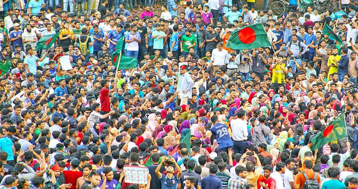 কোটা বাতিল: দেশের বিভিন্ন স্থানে সড়ক অবরোধ