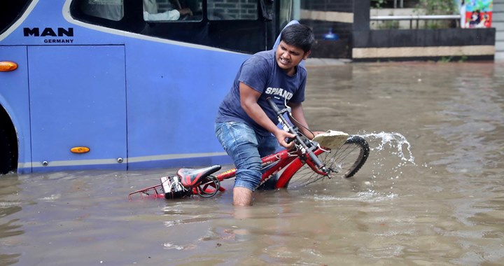 ঢাকায় ৬ ঘণ্টায় ১৩০ মিলিমিটার বৃষ্টি