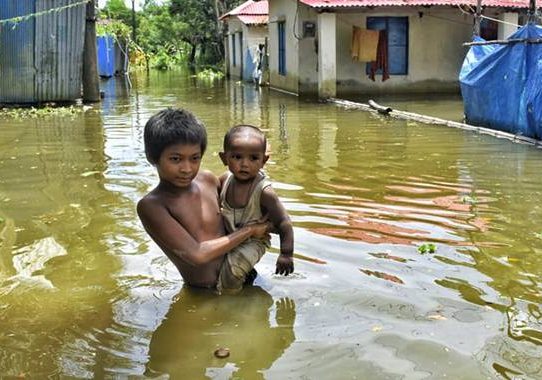 বন্যায় মৃত্যু বেড়ে ৭১, ফেনীতেই ২৮