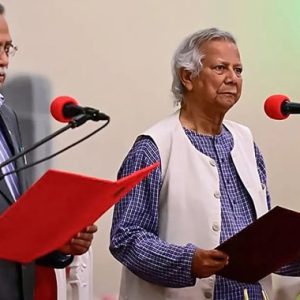 ড. ইউনূসকে সফল হতেই হবে