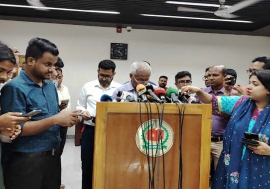 আওয়ামী লীগের নিবন্ধন স্থগিত করেছে নির্বাচন কমিশন