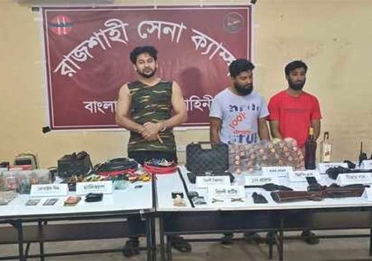 রাজশাহীতে কোচিং সেন্টার থেকে অস্ত্র ও বিস্ফোরক উদ্ধার