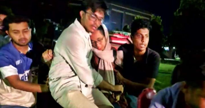 বাকৃবিতে শিক্ষার্থীদের ওপর বহিরাগতদের হামলা