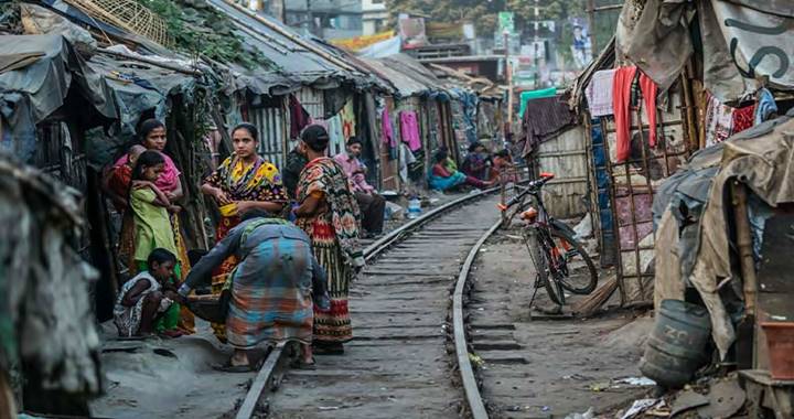 দেশে দারিদ্র্যের হার বেড়ে প্রায় ২৮ শতাংশে