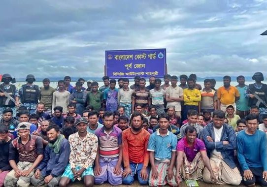 মিয়ানমারের জলসীমায় মাছ ধরতে গিয়ে আটক ১২২ জেলে
