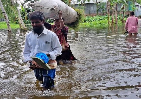 তিস্তার পানি বিপৎসীমার ওপরে, বন্যার আশংকা