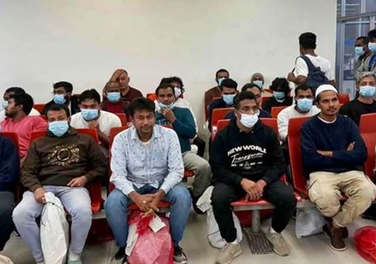 হাতকড়া-শিকল পরিয়ে ৩০ বাংলাদেশিকে ফেরত পাঠাল যুক্তরাষ্ট্র