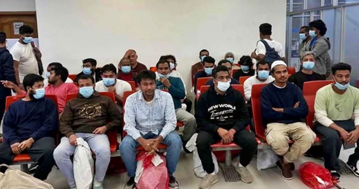 হাতকড়া-শিকল পরিয়ে ৩০ বাংলাদেশিকে ফেরত পাঠাল যুক্তরাষ্ট্র