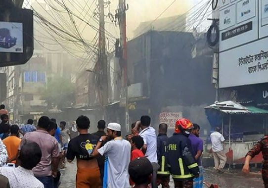 টঙ্গীতে রাসায়নিক গুদামে অগ্নিকাণ্ড, দগ্ধ ৫