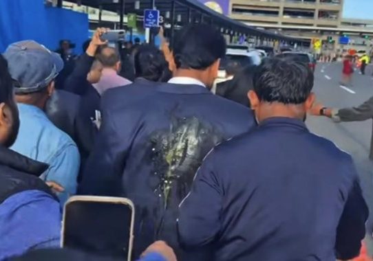 নিউইয়র্কে আখতারের ওপর আওয়ামী কর্মীদের ডিম নিক্ষেপ