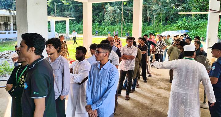 চাকসু নির্বাচনে ভোট পড়েছে ৭০ শতাংশ