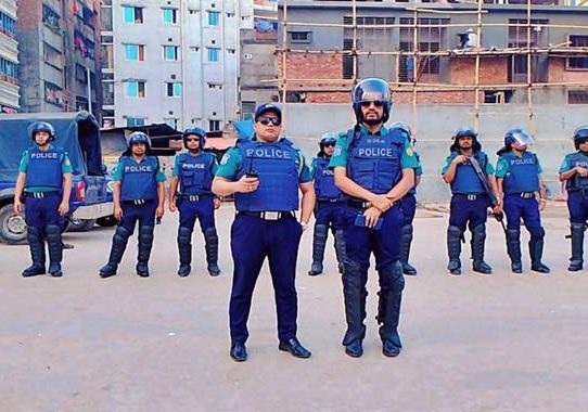 সতর্ক অবস্থানে ডিএমপির ৫০ থানার পুলিশ