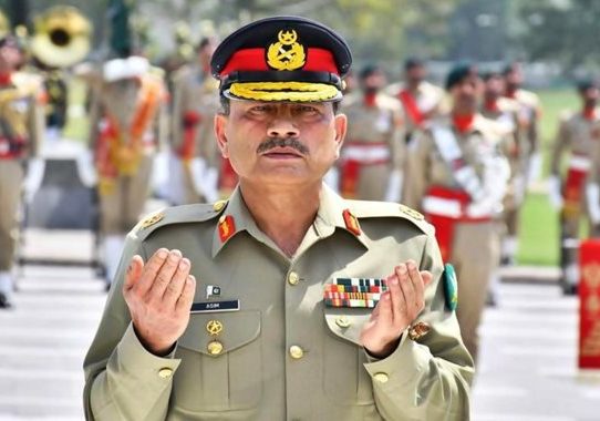 গ্রেফতার ও বিচার থেকে আজীবন দায়মুক্তি পেলেন পাক সেনাপ্রধান