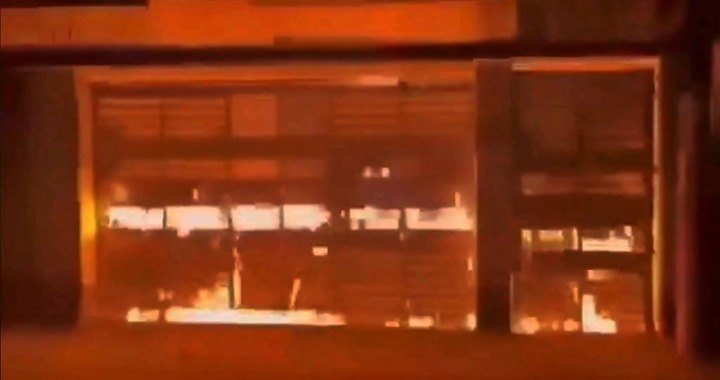 ডাকসু সদস্য রাফিয়ার ময়মনসিংহের বাড়িতে আগুন