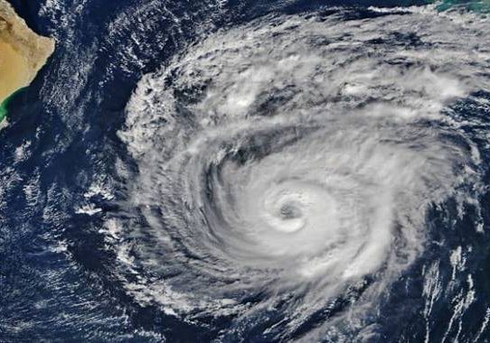 ধেয়ে আসছে ঘূর্ণিঝড় ‘ডিটওয়াহ’