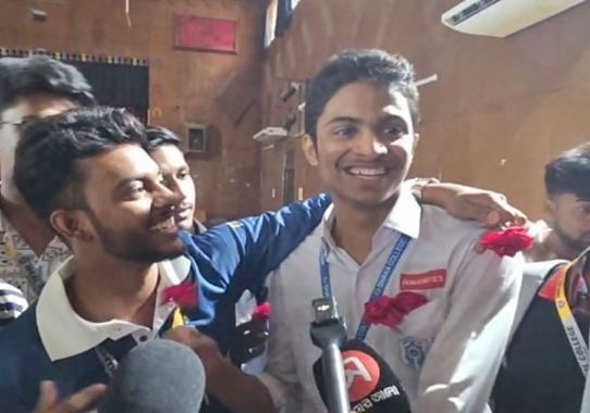 ঢাকা কলেজ-আইডিয়াল কলেজের শিক্ষার্থীদের ‘শান্তি চুক্তি’