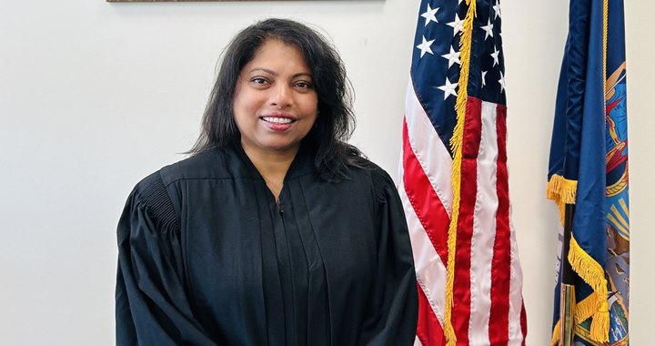 যুক্তরাষ্ট্রে প্রথম বাংলাদেশি বংশোদ্ভূত নারী বিচারপতি সোমা