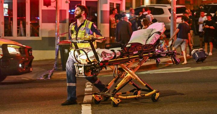 সিডনির বন্ডাই সৈকতে বন্দুকধারীদের গুলিতে নিহত ১২