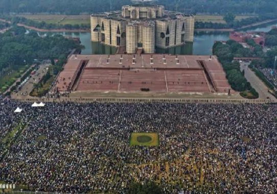 লাখো মানুষের অংশগ্রহণে খালেদা জিয়ার জানাজা সম্পন্ন