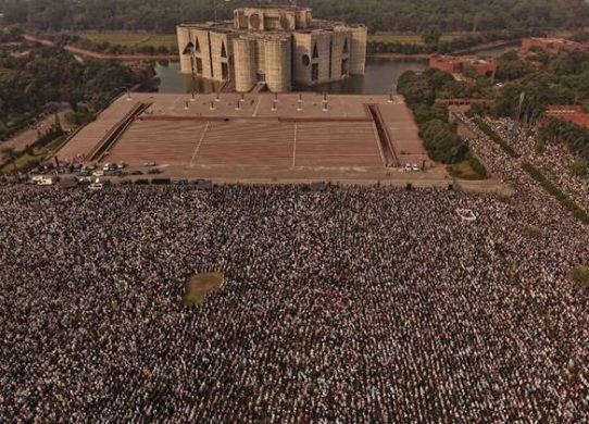 ওসমান হাদির জানাজায় লাখো মানুষের অংশগ্রহণ