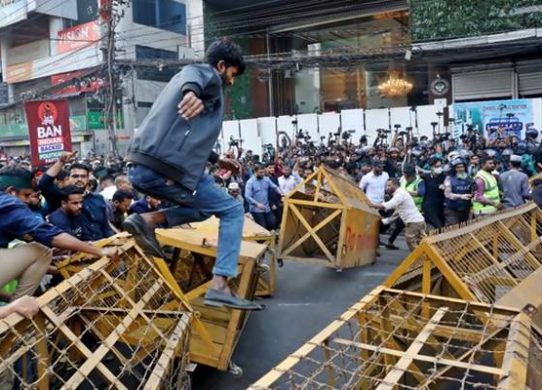 ‘মার্চ টু ইন্ডিয়ান হাইকমিশন’ কর্মসূচিতে পুলিশের বাধা