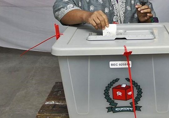 লড়াইয়ে ১৯৬৭ প্রার্থী, প্রার্থিতা প্রত্যাহার ৩০৫ জনের