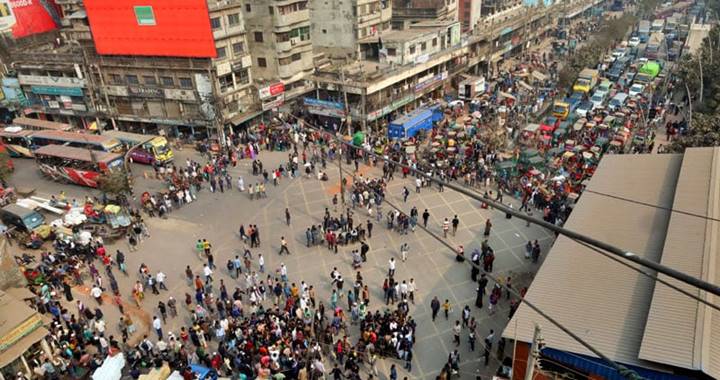 রাজধানীর পাঁচ স্থানে অবরোধে দিনভর ভোগান্তি