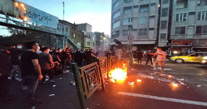 তেহরানেই এক রাতে ২০০ জনের বেশি বিক্ষোভকারী নিহত