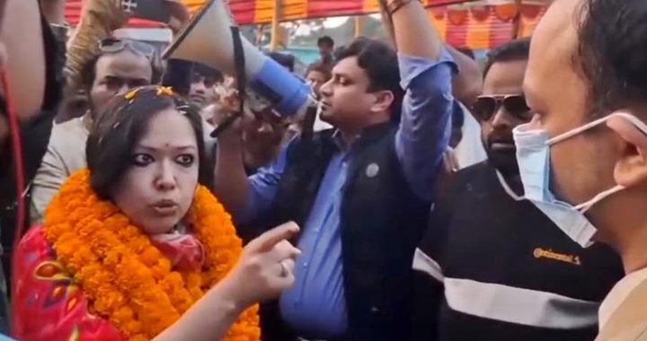 নির্বাহী ম্যাজিস্ট্রেটকে শাসালেন রুমিন ফারহানা