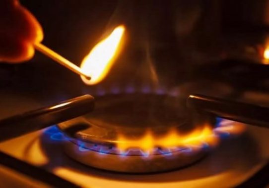 রাজধানীর বিভিন্ন এলাকায় তীব্র গ্যাসসংকট