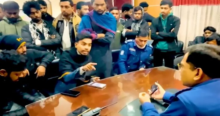 বৈষম্যবিরোধী ছাত্রনেতা মাহদী গ্রেফতার, থানা ঘেরাও