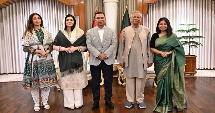 প্রধান উপদেষ্টার সাথে তারেক রহমানের সপরিবারে সাক্ষাৎ