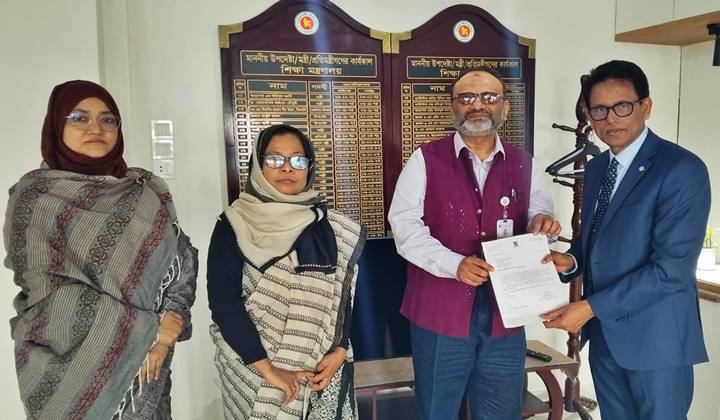 ঢাবি উপাচার্য নিয়াজ আহমেদ খানের পদত্যাগ