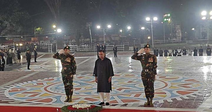 ভাষা শহীদদের প্রতি রাষ্ট্রপতি ও প্রধানমন্ত্রীর শ্রদ্ধা