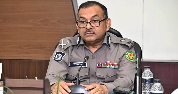 পদত্যাগপত্র জমা দিয়েছেন ডিএমপি কমিশনার