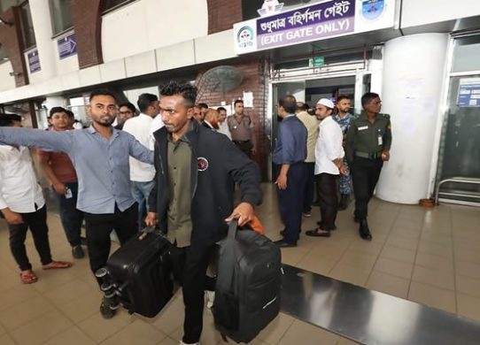 বারো দিনে ঢাকায় বাতিল ৩৯১ ফ্লাইট