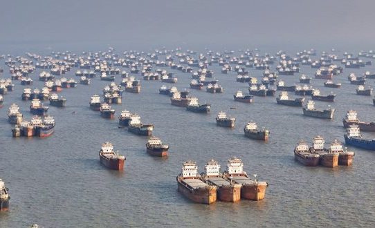 হরমুজ প্রণালির ভেতরে ৪ বাংলাদেশি জাহাজ