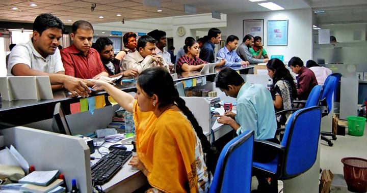 ছয় মাসে ব্যাংক ও আর্থিক খাতে নারী কর্মী কমেছে ৭৭০ জন