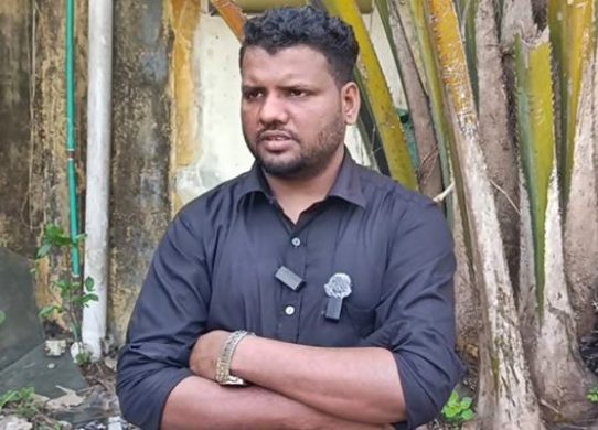 ফেরিঘাটে বাসডুবি: বেঁচে ফিরলেন খোকসার খাইরুল