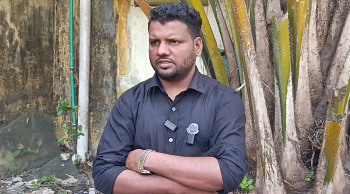 ফেরিঘাটে বাসডুবি: বেঁচে ফিরলেন খোকসার খাইরুল