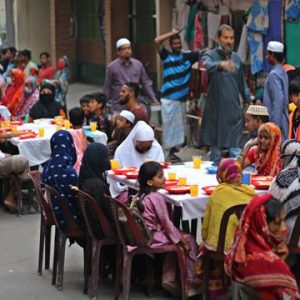 বাসাবোকেন্দ্রিক সংগঠনগুলোর মাসব্যাপী ইফতার আয়োজন চলছে