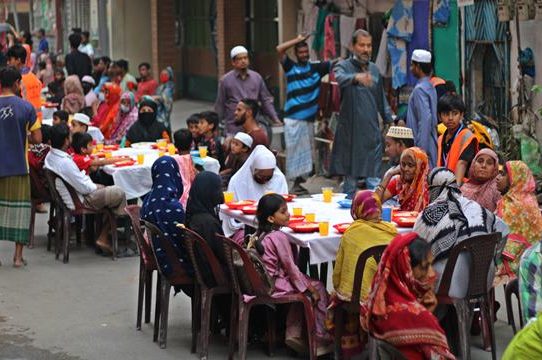 বাসাবোকেন্দ্রিক সংগঠনগুলোর মাসব্যাপী ইফতার আয়োজন চলছে