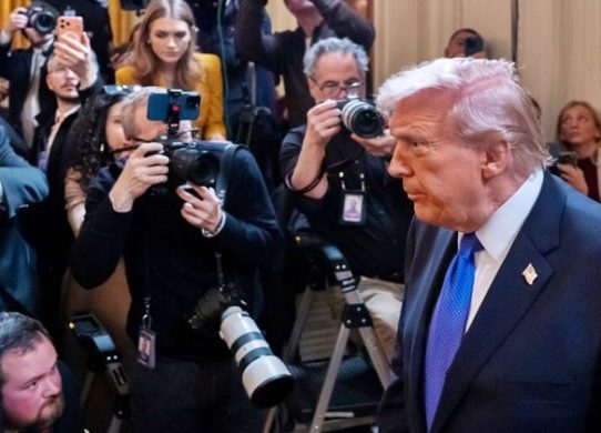 ইরানে ভয়াবহ হামলার হুমকি ট্রাম্পের