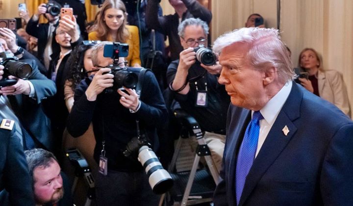 ইরানে ভয়াবহ হামলার হুমকি ট্রাম্পের