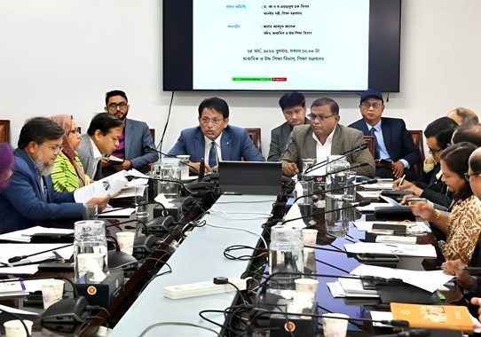 সব বোর্ডে এইচএসসি পরীক্ষা অভিন্ন প্রশ্নপত্রে