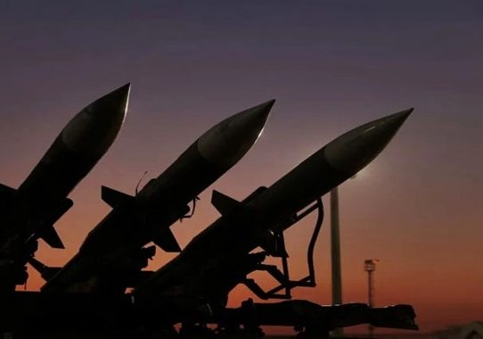 ১ হাজার কেজির মিসাইল ছুড়ছে ইরান