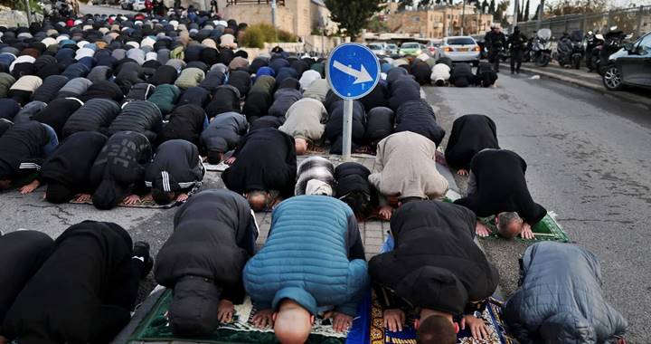 ৫৯ বছর পর আল-আকসায় ঈদের নামাজ নিষিদ্ধ