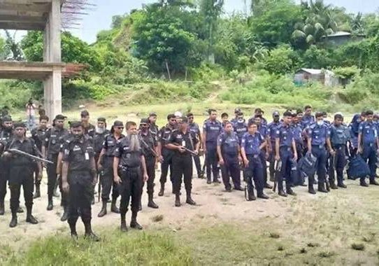 জঙ্গল সলিমপুরে যৌথ বাহিনীর অভিযান